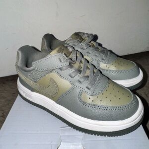 Kids Nike sneakers 11C